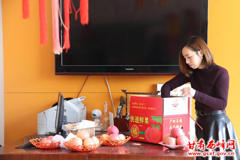 李丹1_副本.jpg 李丹1_副本.jpg